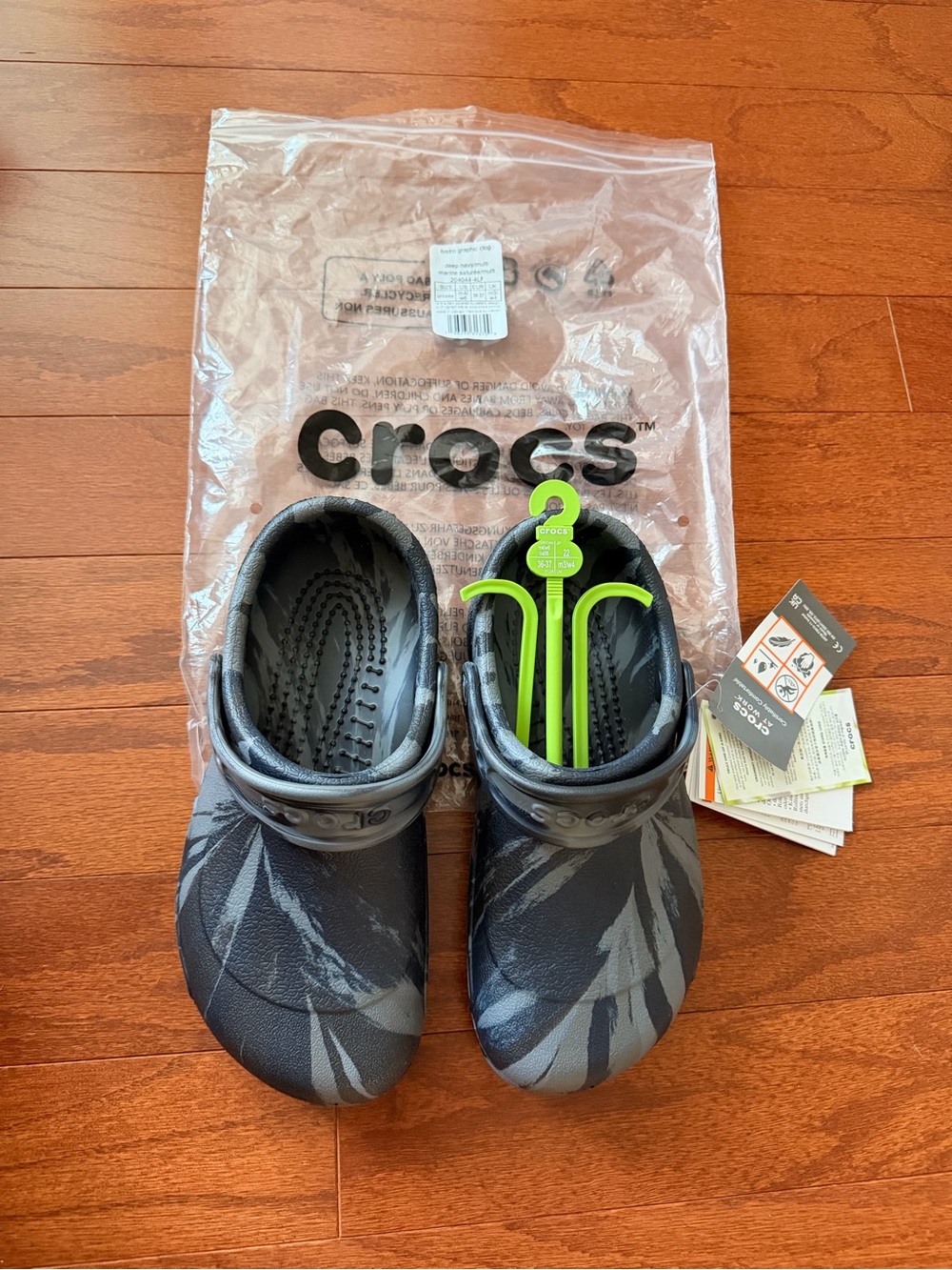 CROCS Kids Black & Gray Leaf Print Clogs
